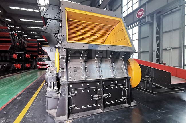 重型锤式破碎机