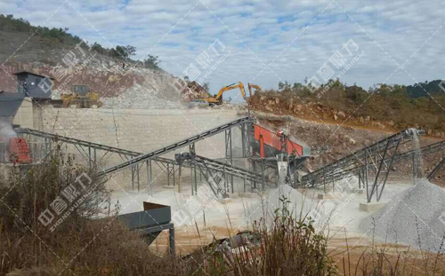 <b>客户现场参观兰州双墩时产500吨石料生产线</b>