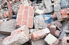 信阳绿地资源建筑垃圾消纳场未批先建 生态环保局立